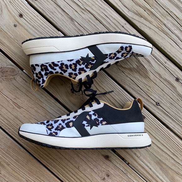Converse tennis shoes